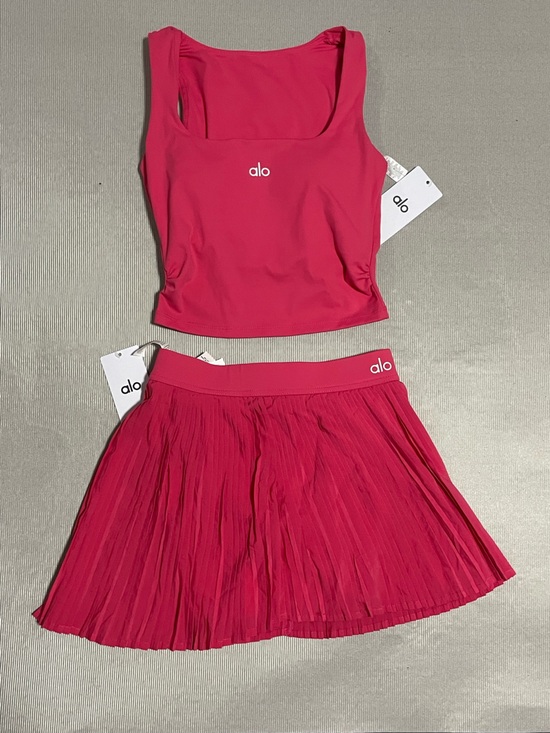 ALO Yoga Other - ALO Yoga Hot Pink Cropped Tank Top with Pleated Skirt Set